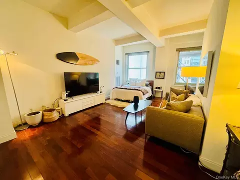 88 Greenwich St #1305, New York, NY 10006