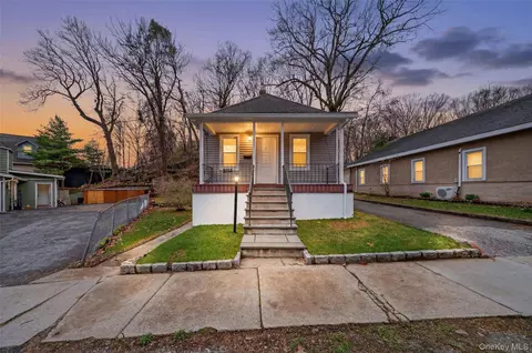 222 Bleakley Ave, Cortlandt, NY 10511