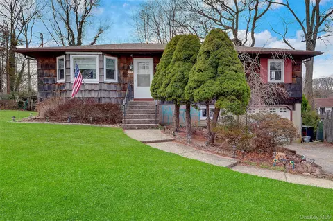 24 Milburn Rd, Sound Beach, NY 11789
