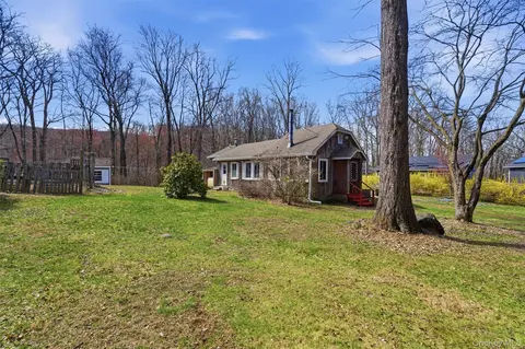 35 Highland Rd, Mahopac, NY 10541
