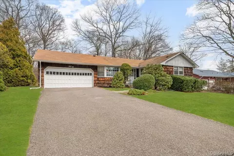 8 Skyline Dr, Huntington, NY 11743
