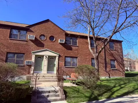 246-15 57 Dr #UPPER, Douglaston, NY 11362