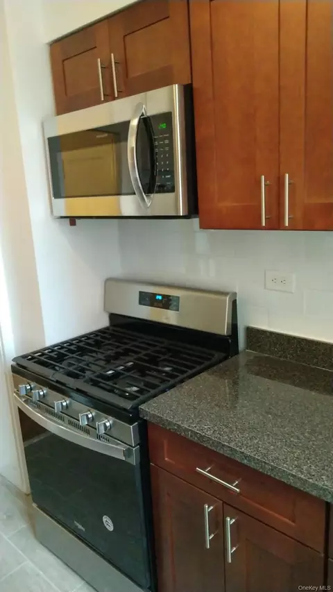 1501 Metropolitan Ave #11G, Bronx, NY 10462