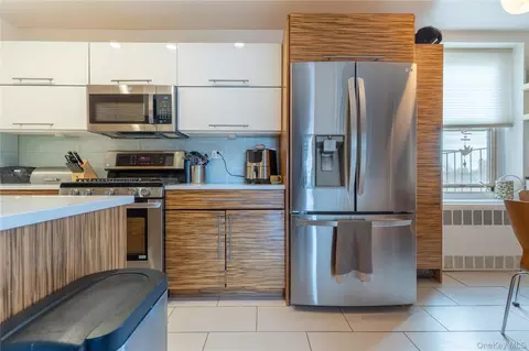 211-10 18th Ave #6E, New York, NY 11360