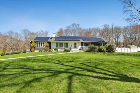 189 Burrows Ln, Orangetown, NY 10913