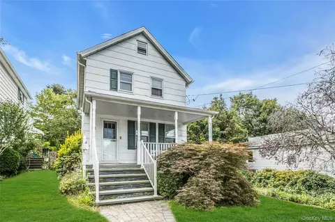 46 Irving Pl, Oyster Bay, NY 11771