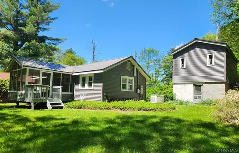 45 W Kenoza Pl, Smallwood, NY 12778