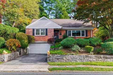 52 Windsor Ter, Yonkers, NY 10701
