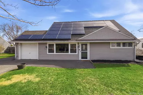 22 Dunwoodie Dr, Ulster, NY 12401