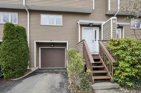 26 Village Grn #26, Clarkstown, NY 10954