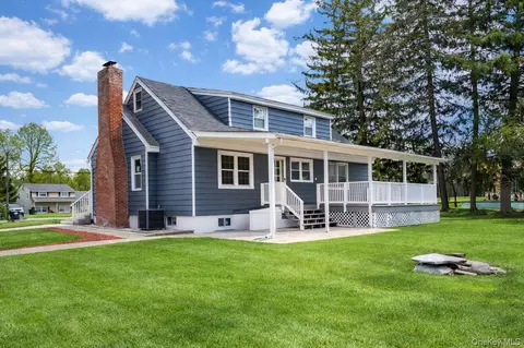 15 Waring Rd, Newburgh, NY 12550