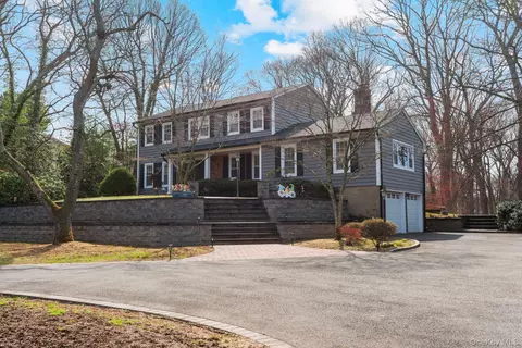 10 Old Route 25a, Northport, NY 11768