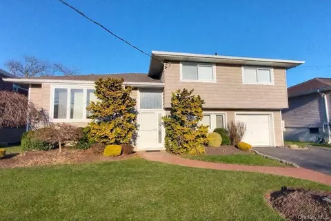 3421 Turf Rd, Oceanside, NY 11572