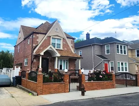 27-15 Butler St, New York, NY 11369