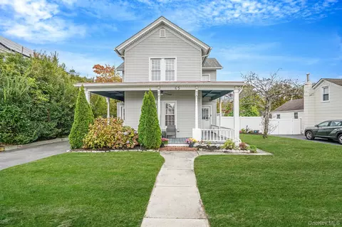 Exterior - 45 Maple Ave, Patchogue, NY 11772 photo 1 of 7