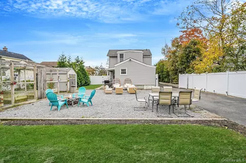 Exterior - 45 Maple Ave, Patchogue, NY 11772 photo 5 of 7