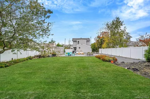 Exterior - 45 Maple Ave, Patchogue, NY 11772 photo 4 of 7