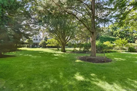 514 Montauk Hwy, East Hampton, NY 11937