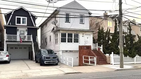 811 W Park Ave, Long Beach, NY 11561