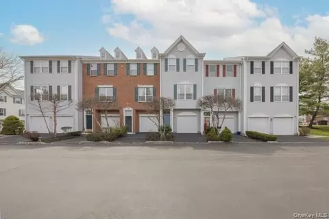 8 Cragmere Dr #8, Clarkstown, NY 10954