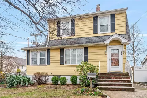 601 Hughes St, Bellmore, NY 11710