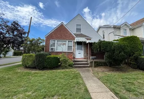 501 New Hyde Park Rd, North Hempstead, NY 11040