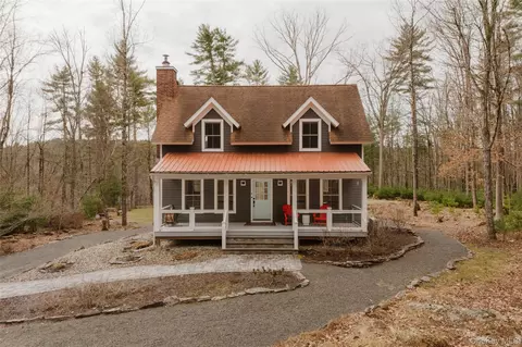 12 Catskill Farms Dr, Highland, NY 12732