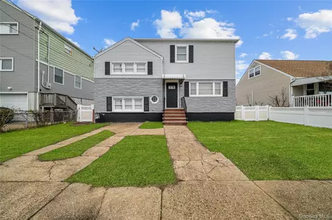 78 Layton St, Freeport, NY 11520