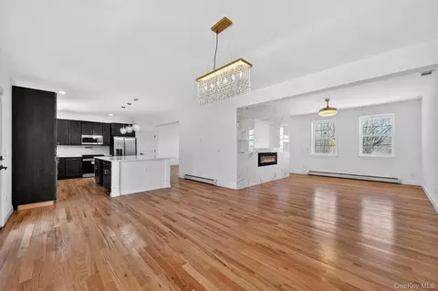Living - 225 Van Duzer Rd, Wallkill, NY 10940 photo 3 of 10