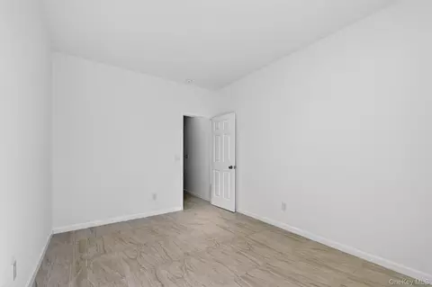 Bedroom - 225 Van Duzer Rd, Wallkill, NY 10940 photo 6 of 7