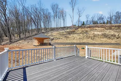 Exterior - 225 Van Duzer Rd, Wallkill, NY 10940 photo 5 of 5