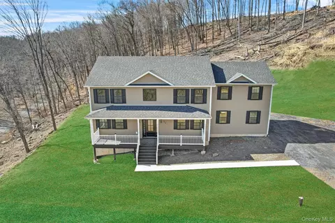 225 Van Duzer Rd, Wallkill, NY 10940