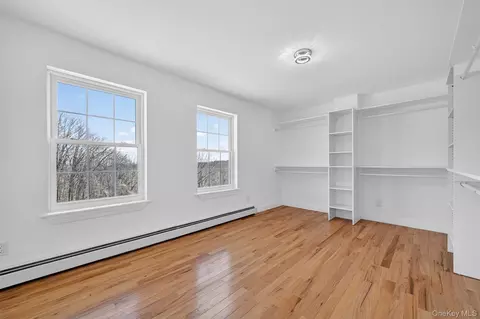 Bedroom - 225 Van Duzer Rd, Wallkill, NY 10940 photo 5 of 7