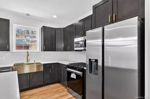 Kitchen - 225 Van Duzer Rd, Wallkill, NY 10940 photo 3 of 3