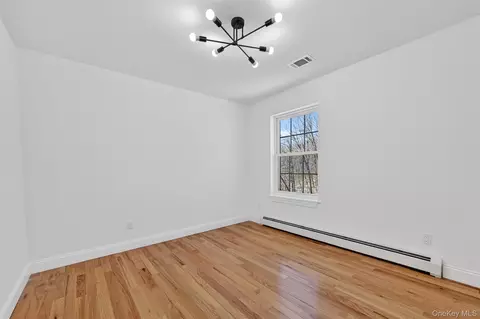 Bedroom - 225 Van Duzer Rd, Wallkill, NY 10940 photo 2 of 7