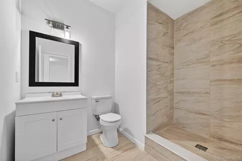 Bath - 225 Van Duzer Rd, Wallkill, NY 10940 photo 6 of 6