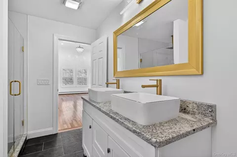 Bath - 225 Van Duzer Rd, Wallkill, NY 10940 photo 5 of 6
