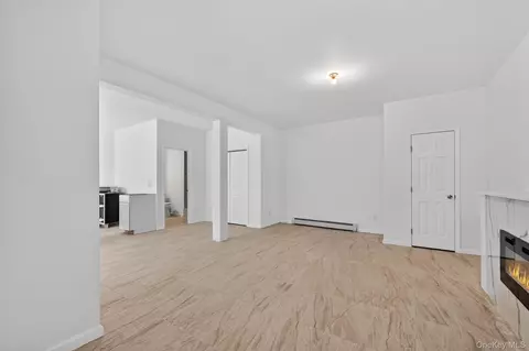 Living - 225 Van Duzer Rd, Wallkill, NY 10940 photo 8 of 10