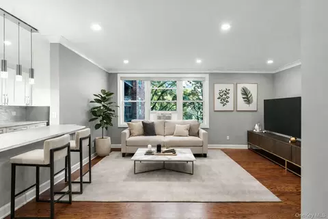 1133 Midland Ave #2C, Yonkers, NY 10708