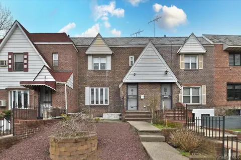 20-03 35th St, Astoria, NY 11105