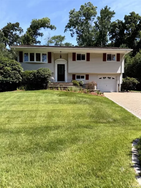 19 Von Beaste Ln, Clarkstown, NY 10920