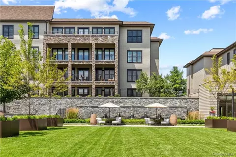 Exterior - 120 Old Post Rd #PH-E303, Rye, NY 10580 photo 4 of 5