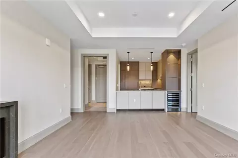 Living - 120 Old Post Rd #PH-E303, Rye, NY 10580 photo 2 of 5