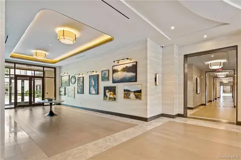Entry Way - 120 Old Post Rd #PH-E303, Rye, NY 10580 photo 2 of 3