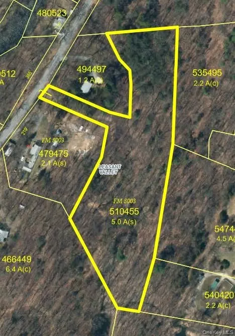 Creek Rd, Pleasant Valley, NY 12569