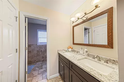 Bath - 231 W Woodside Ave, Patchogue, NY 11772 photo 2 of 3