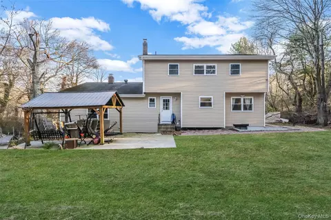 Exterior - 231 W Woodside Ave, Patchogue, NY 11772 photo 2 of 2
