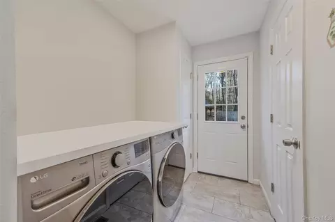 Other - 231 W Woodside Ave, Patchogue, NY 11772 photo 4 of 7
