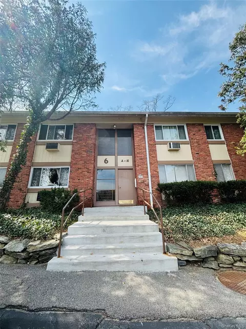 6 Rolling Way #6D, Peekskill, NY 10566