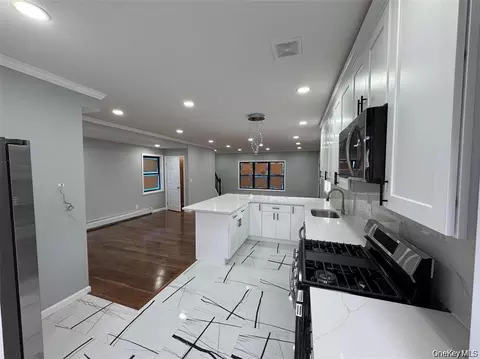 14944 20th Ave, New York, NY 11357